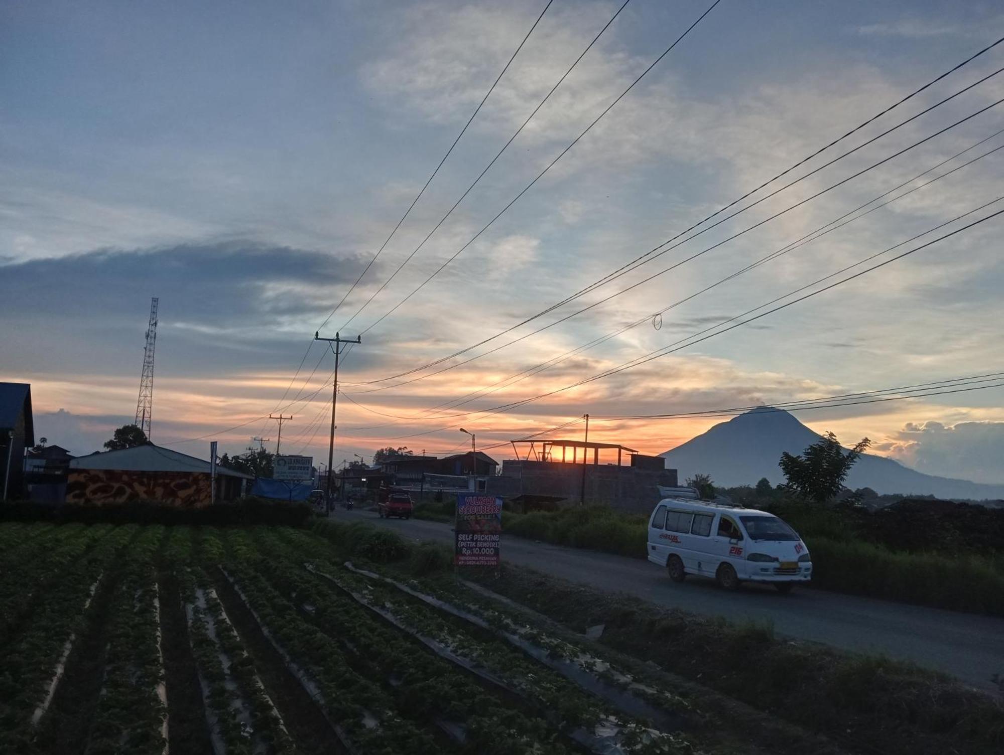 Vulkaan Homestay Berastagi Bagian luar foto
