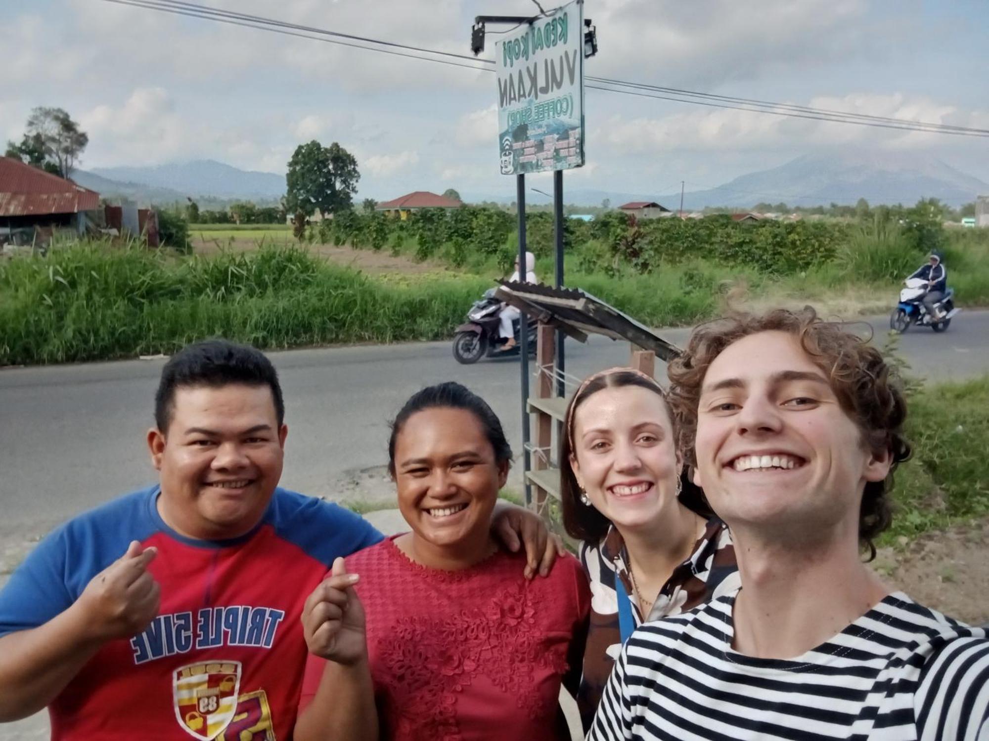 Vulkaan Homestay Berastagi Bagian luar foto