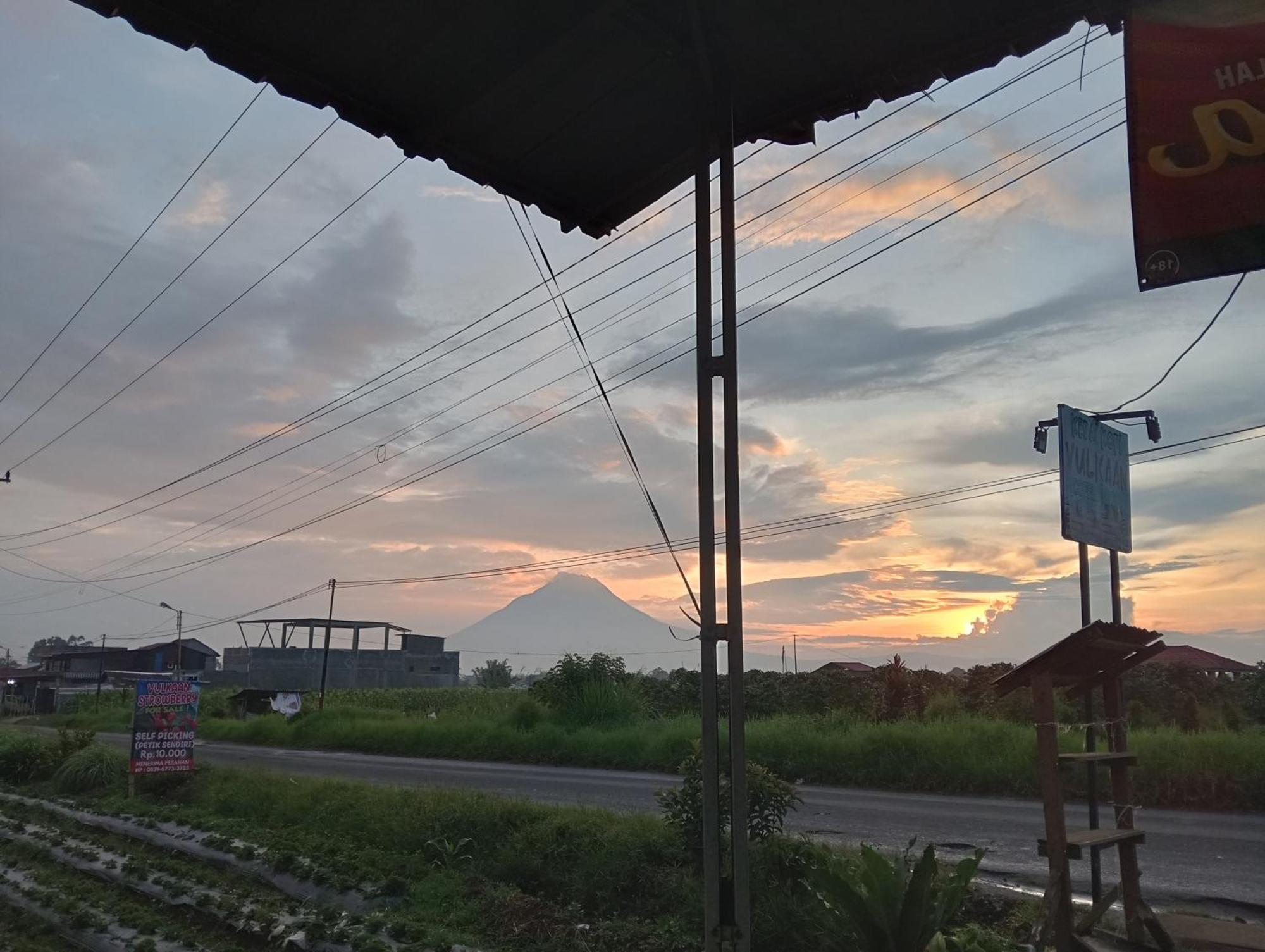 Vulkaan Homestay Berastagi Bagian luar foto